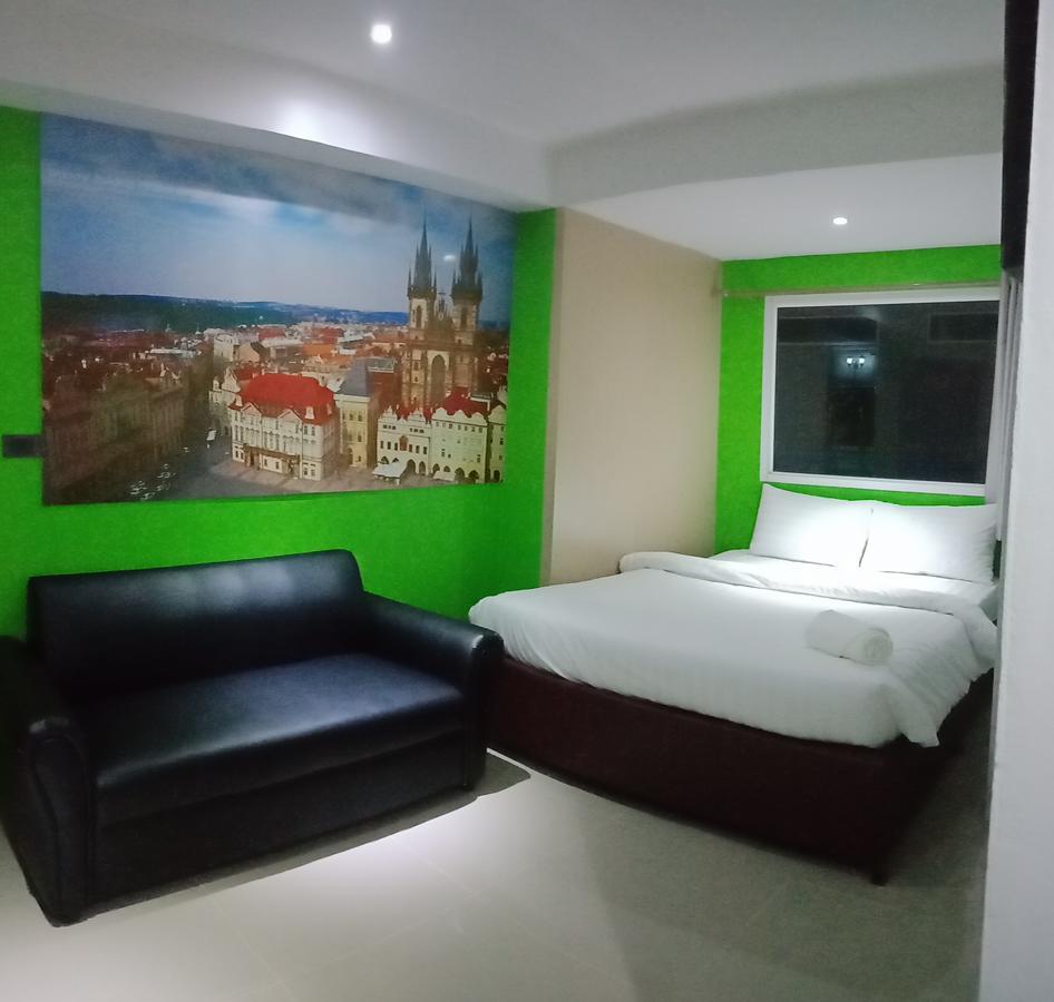 Blue Orchids Hotel Hat Yai Buitenkant foto